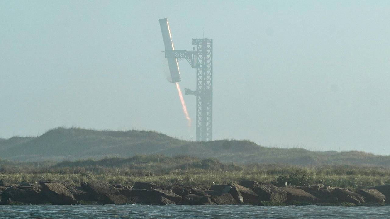 Космический корабль Starship взорвался во время тестового полета. Что стало причиной катастрофы детища Илона Маска?