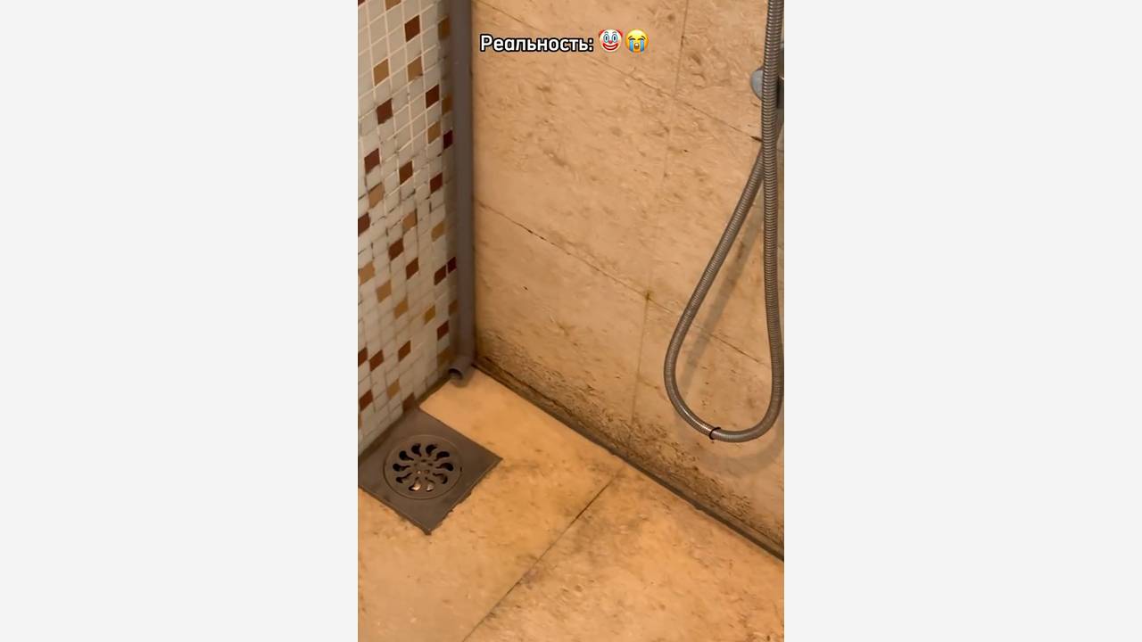 Российский блогер снял дом на Airbnb и описал его фразой «ужасные матрасы и грязные окна»
