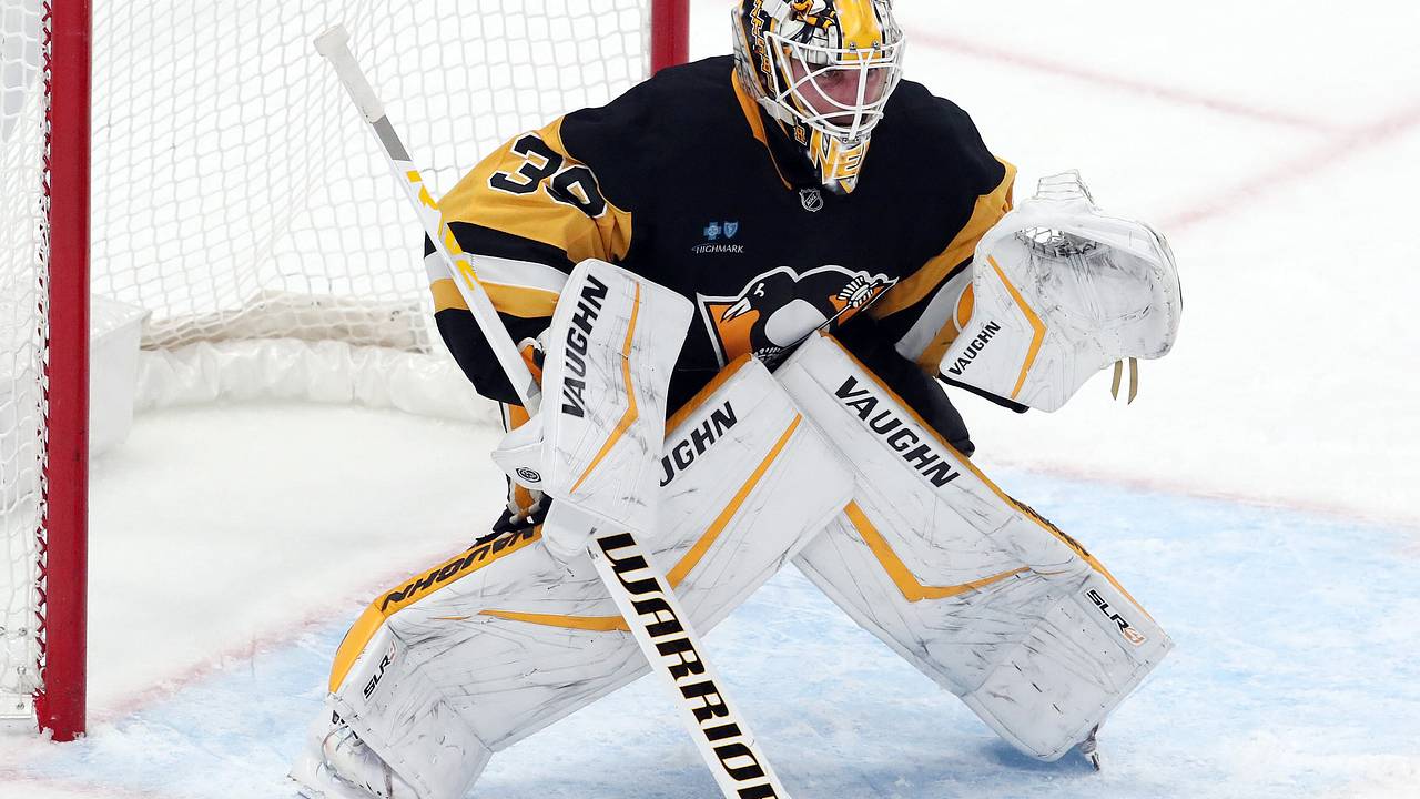 Вратарь забросил шайбу и установил новый рекорд НХЛ