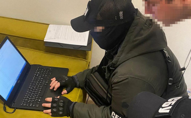 СБУ провела обыски у экс-ведущего каналов Медведчука и Мураева