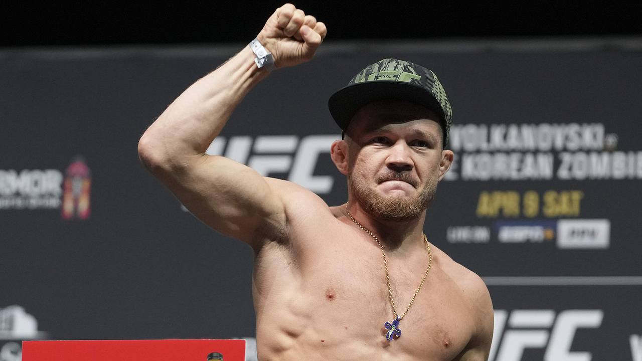 Петр Ян поздравил Двалишвили с победой над братом Нурмагомедова