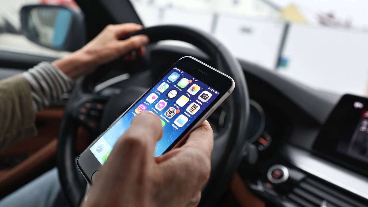 Apple не сможет выпускать новейшие iPhone в США