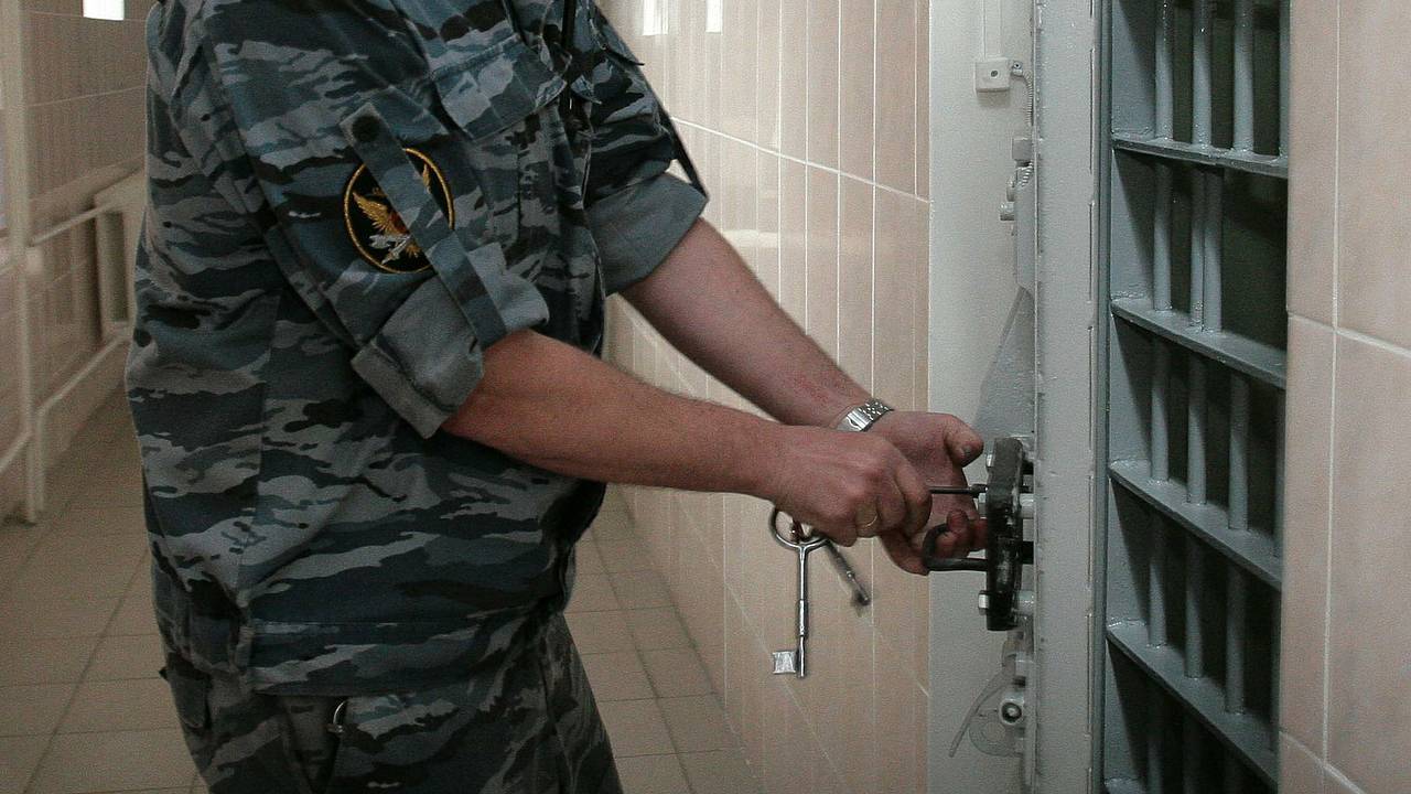 Россиянка входила в доверие к детям-сиротам и похищала у них миллионы рублей