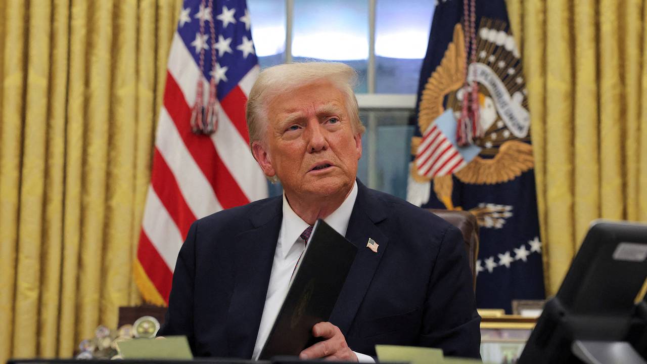 Трамп уволит более тысячи назначенцев Байдена из администрации