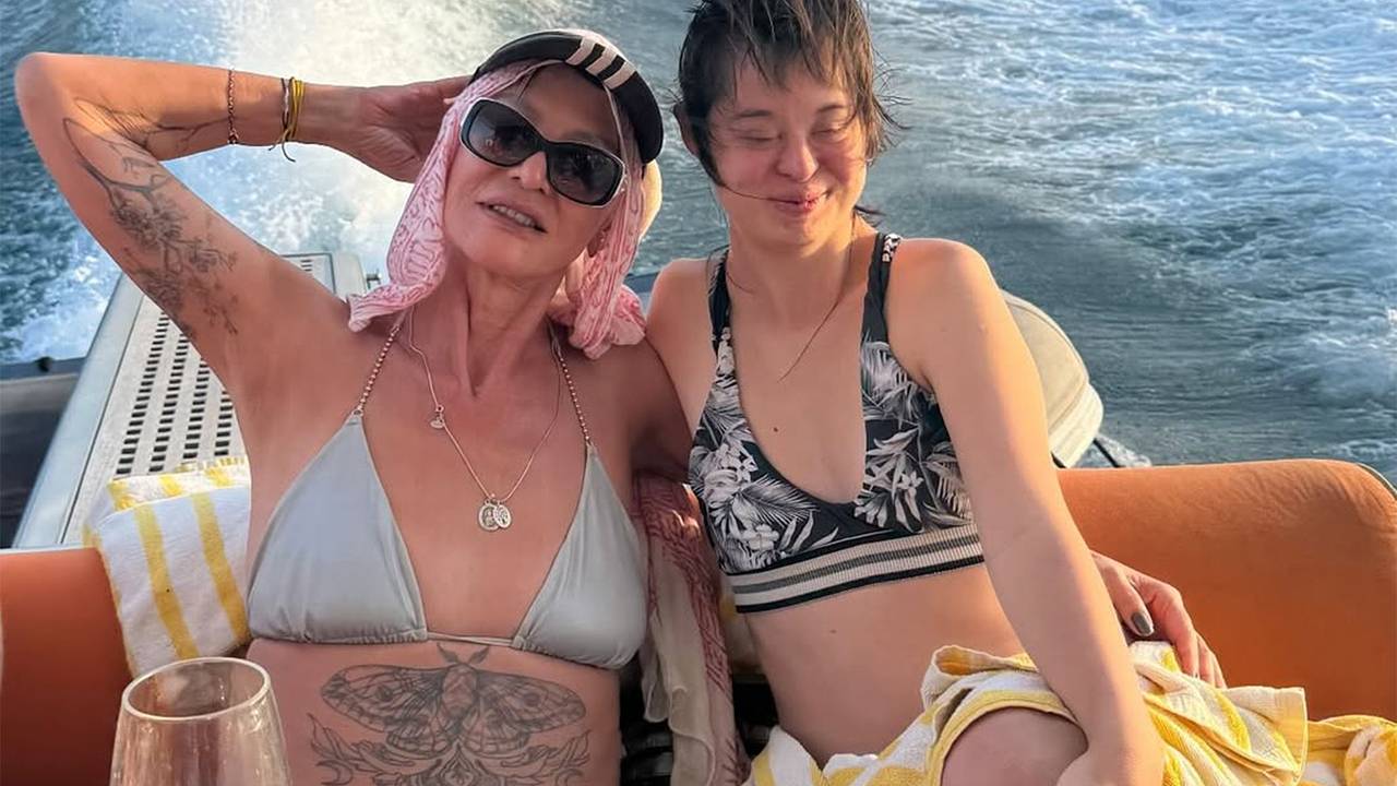 69-летняя Ирина Хакамада поделилась снимком в бикини
