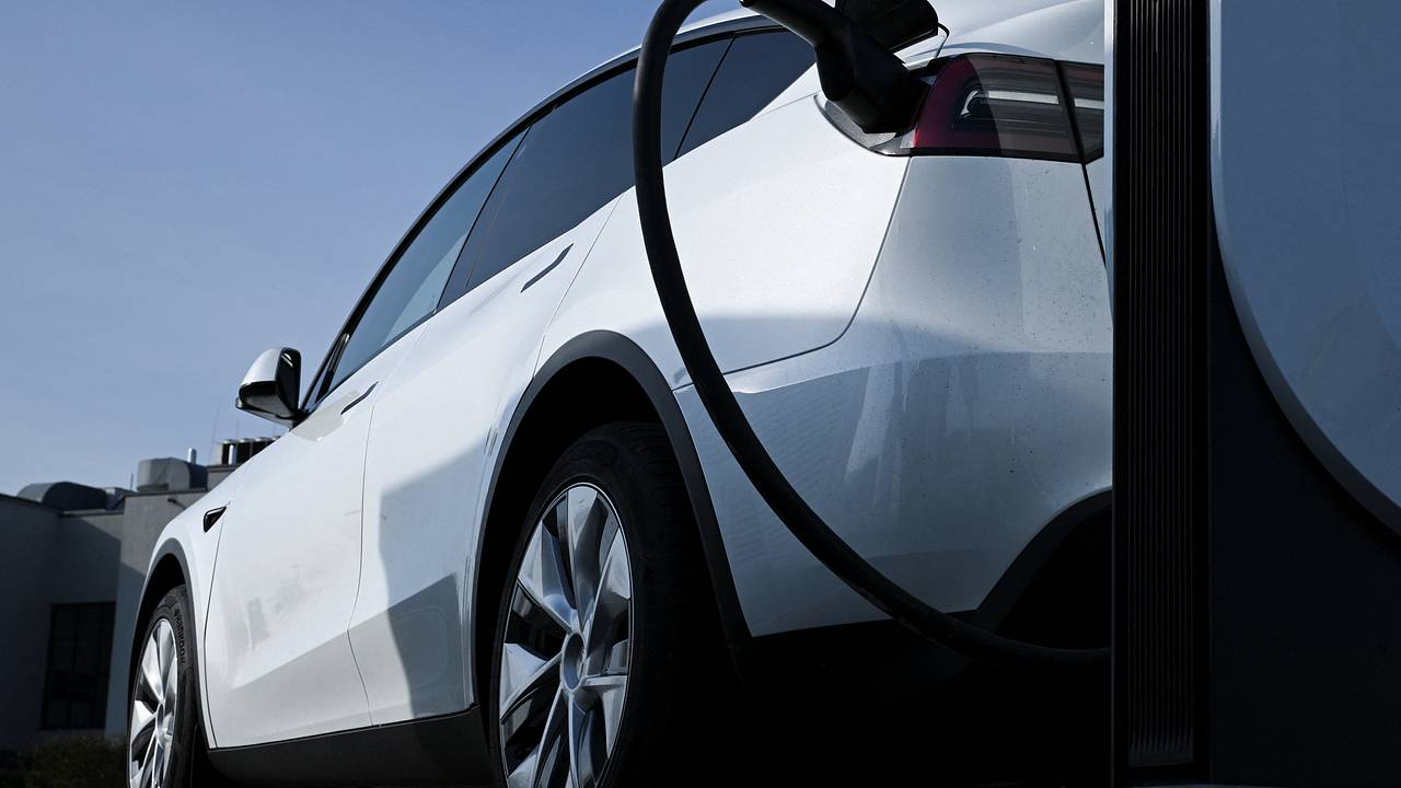 Стоимость страхования электромобилей Tesla оказалась неподъемной