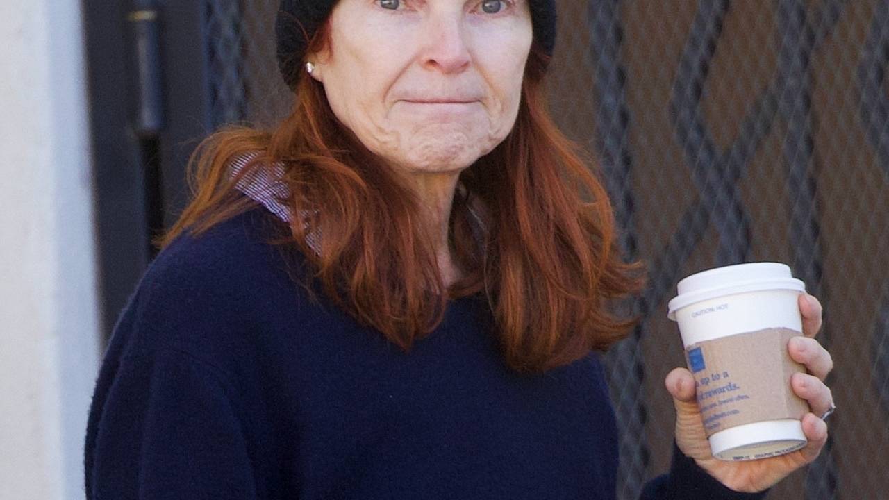 62-летняя звезда «Отчаянных домохозяек» прогулялась без макияжа