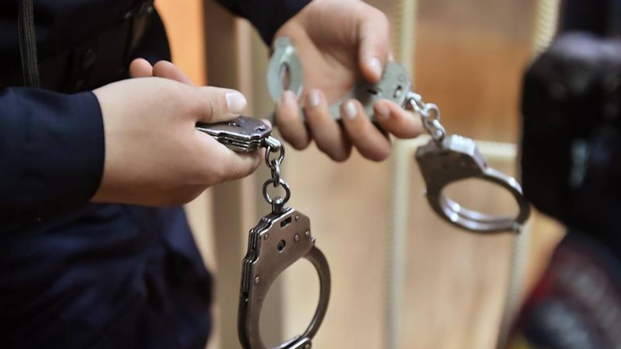 Российский суд арестовал мужчину за совершенную в 90-х расправу