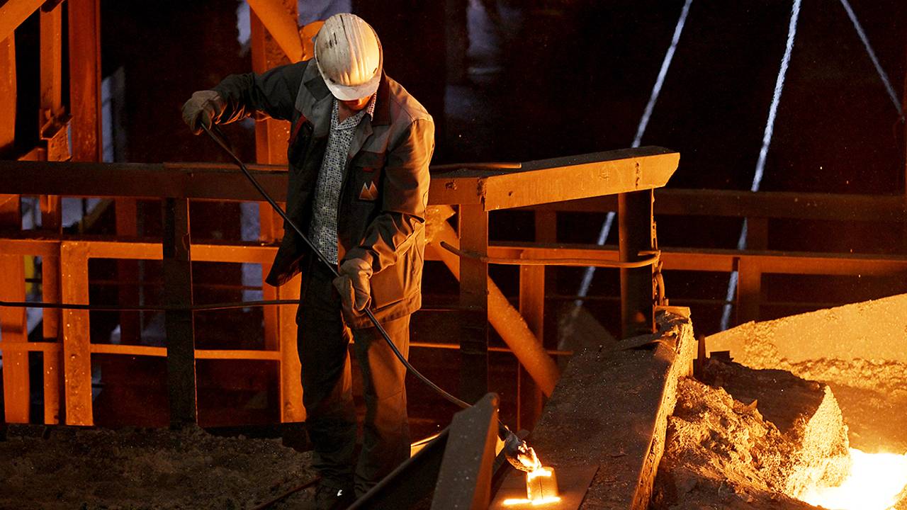 Одно из крупнейших предприятий России резко снизило выпуск продукции
