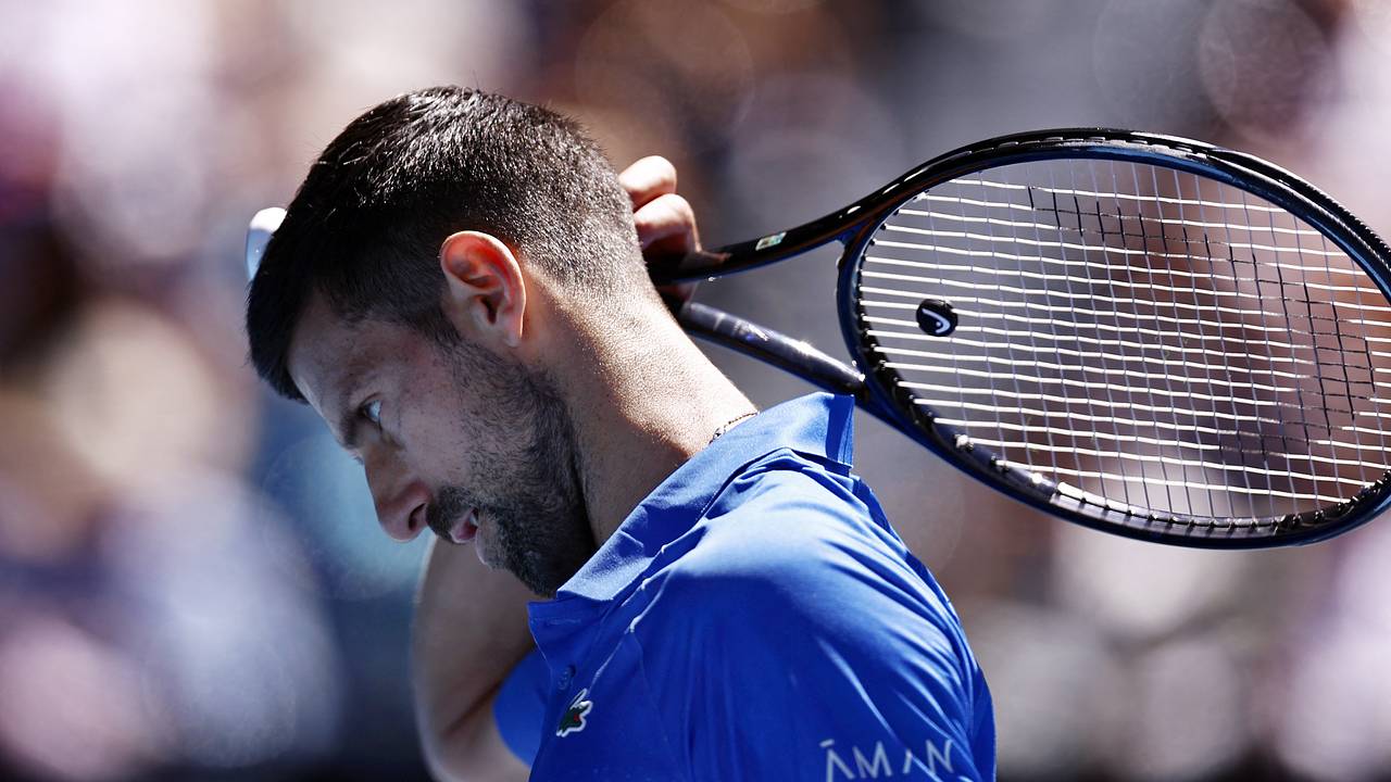 Джокович снялся с полуфинала Australian Open