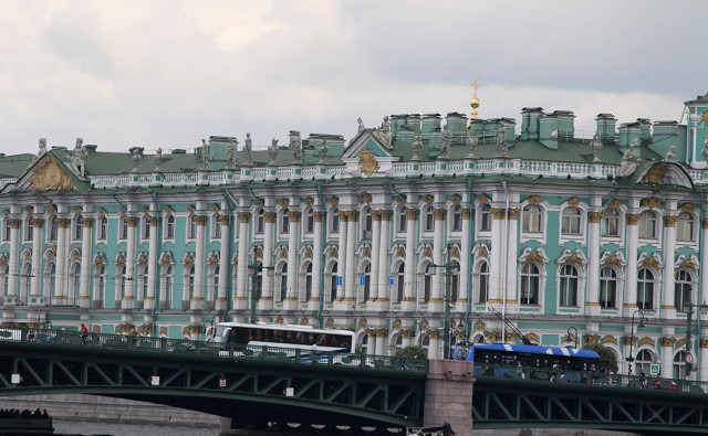 Эрмитаж объяснил эвакуацию