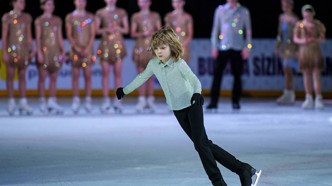 Тарасова оценила победу сына Плющенко на турнире без соперников