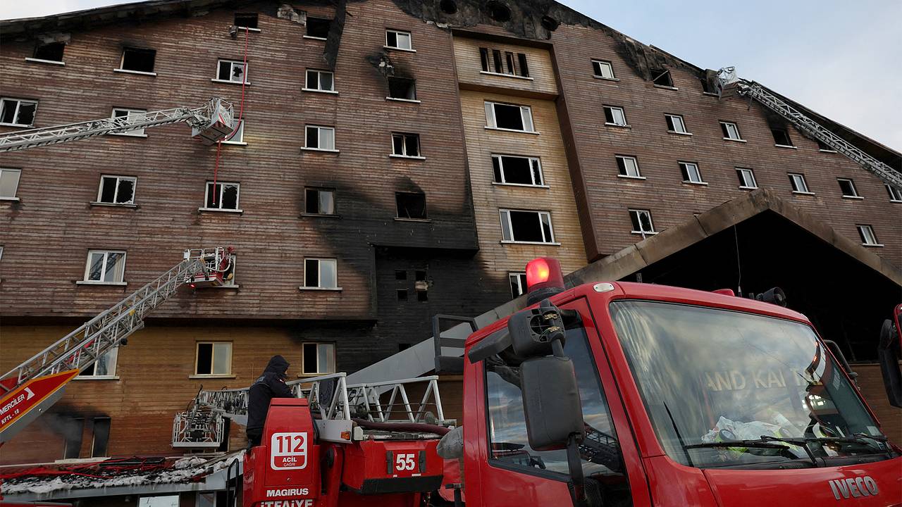 Раскрыта причина мощного пожара в отеле на горнолыжном курорте Турции