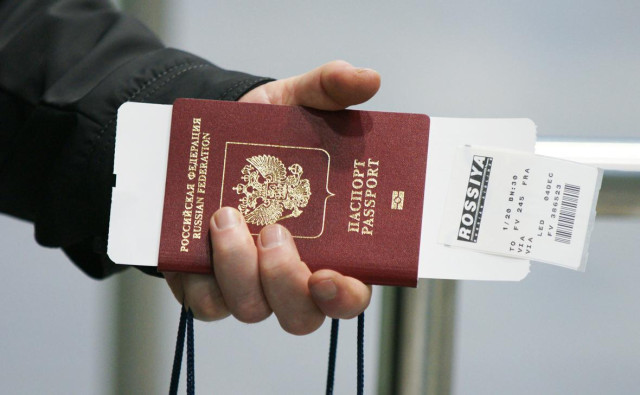 «Известия» узнали крайний срок установления потолка цен на авиабилеты