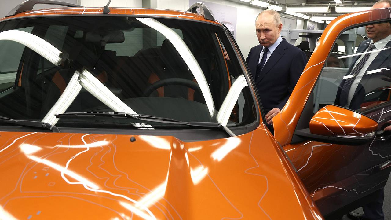 Путин высказался о новом бизнес-седане Lada