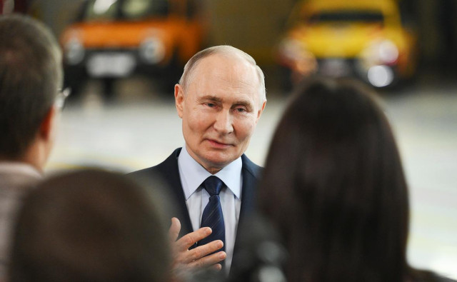 Путин словом «здорово» оценил качество Lada Aura