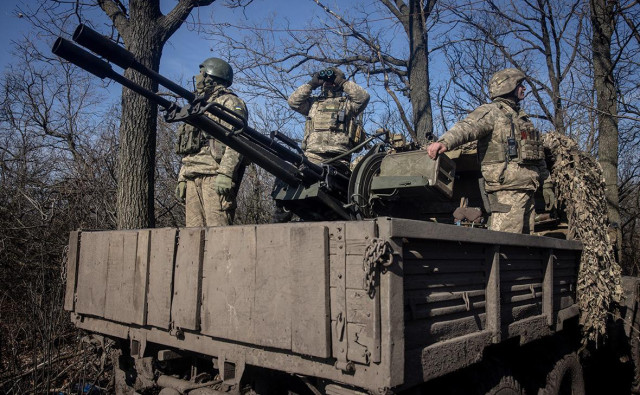 WP сообщила о приостановке американской военной помощи Украине