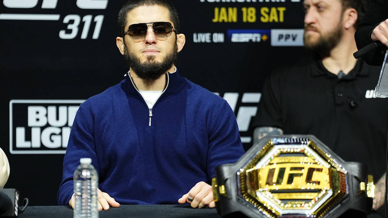 Образ Махачева перед боем против Мойкано оценили в 2,5 миллиона рублей