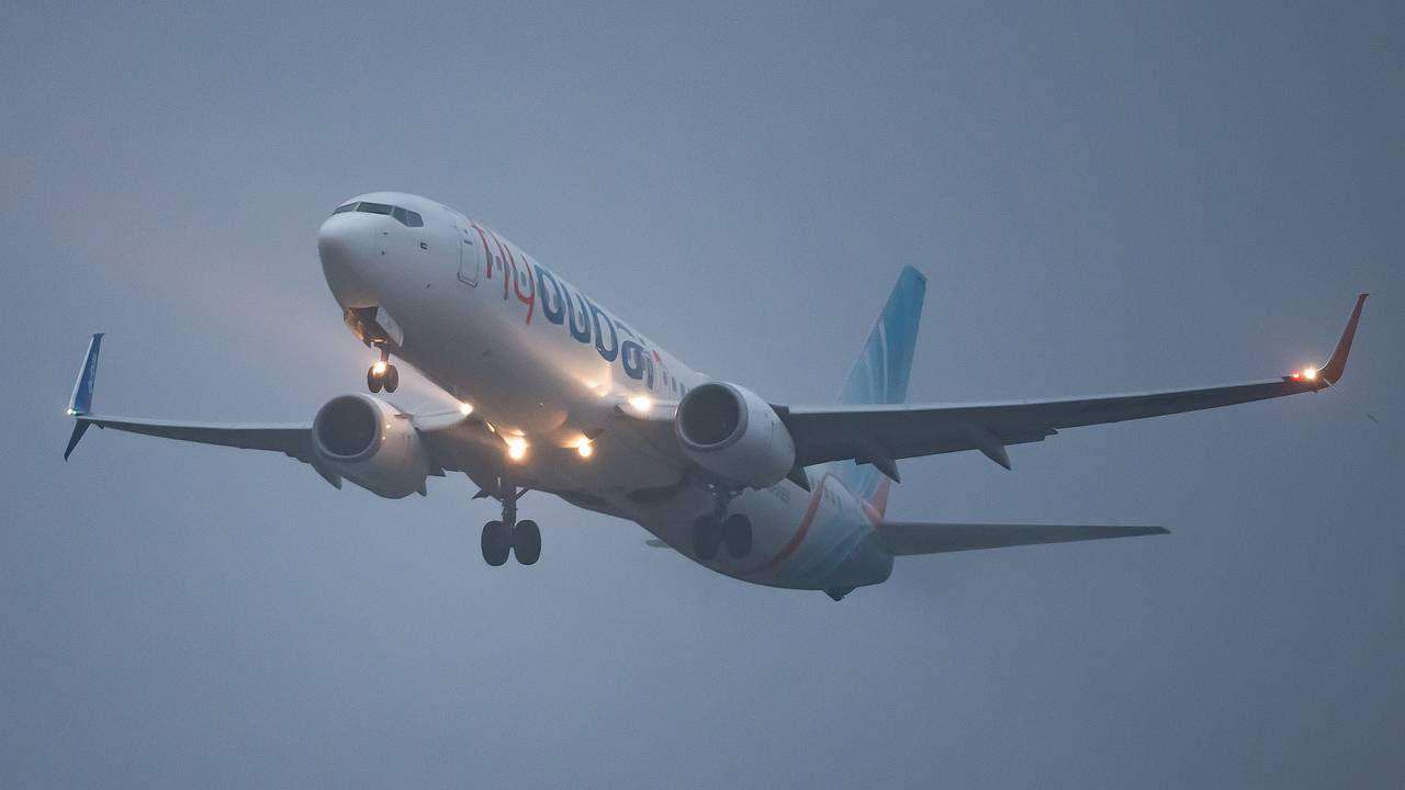 Летевший из-за рубежа в Казань самолет резко сменил курс и сел в другом месте