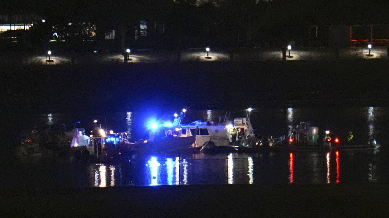 Восемь американских фигуристов находились на борту разбившегося в США самолета