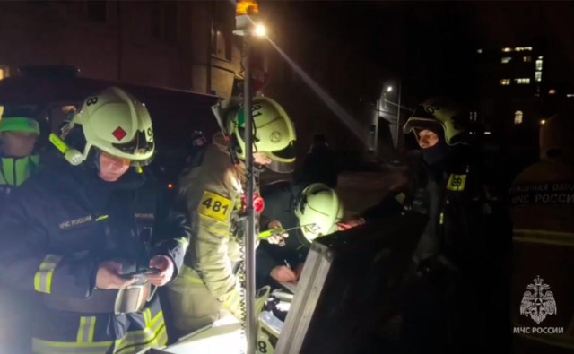Пожарный поезд привлечен для тушения огня в хостеле на окраине Москвы