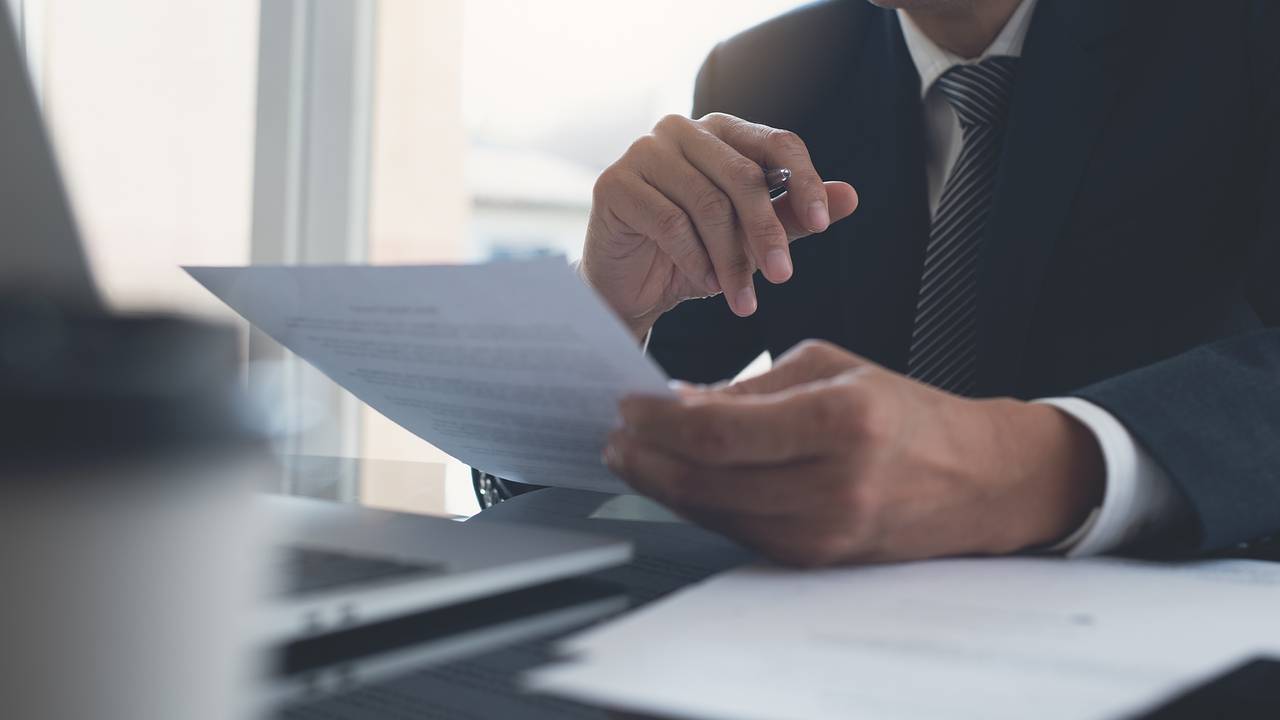 Американским чиновникам предложили восьмикратные выплаты за увольнение