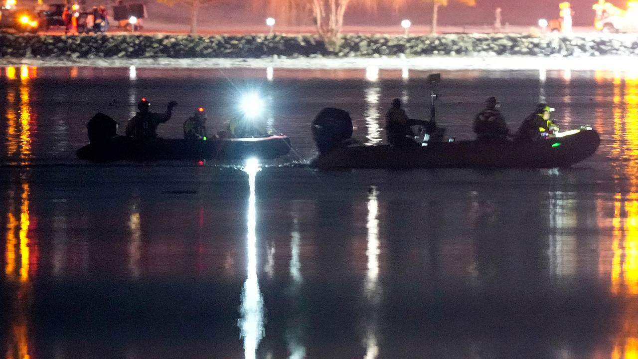 В США назвали трансгендера возможным виновником авиакатастрофы над Вашингтоном