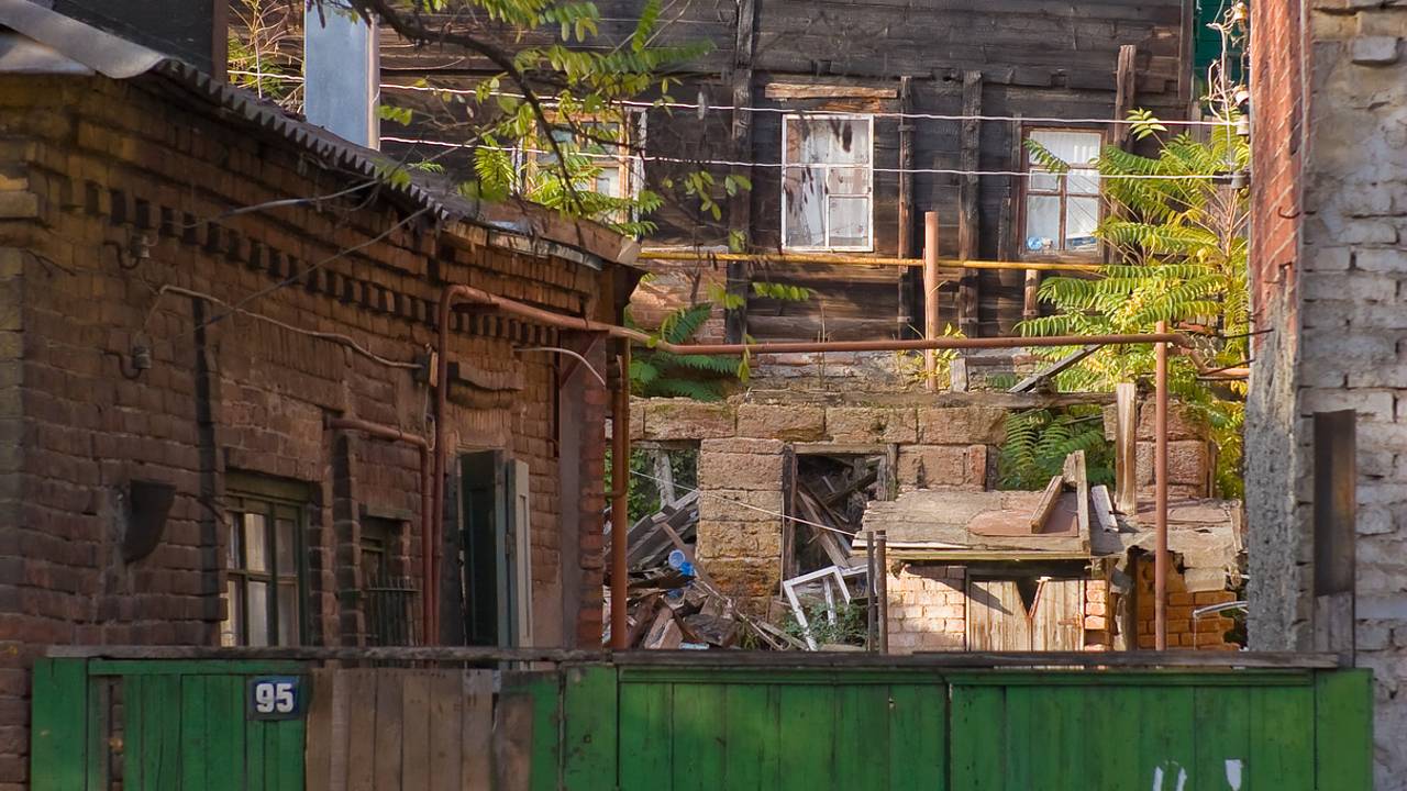 Следком проверит ситуацию с затянувшимся расселением векового дома