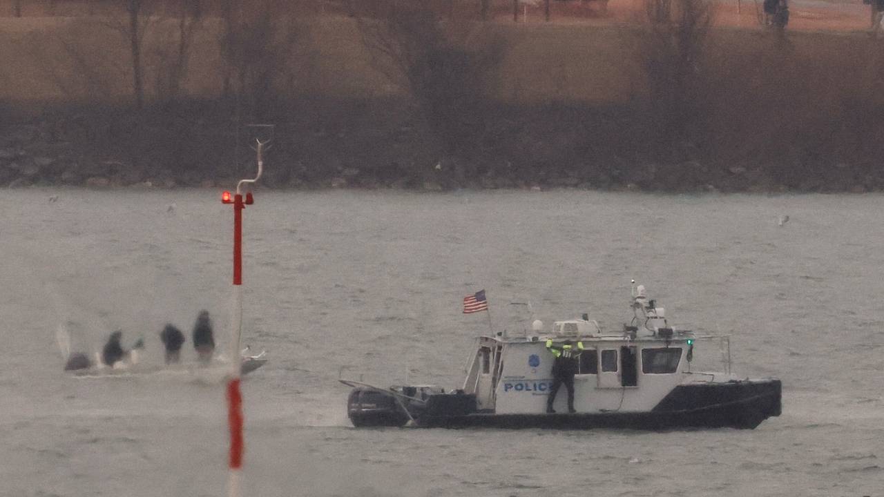 Пилот-трансгендер ответил на слухи о причастности к авиакатастрофе над Вашингтоном