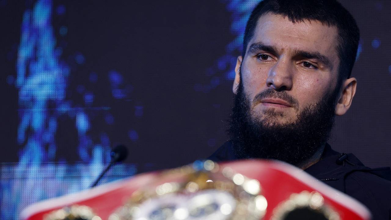 Бетербиев высказался о предстоящем реванше с Биволом