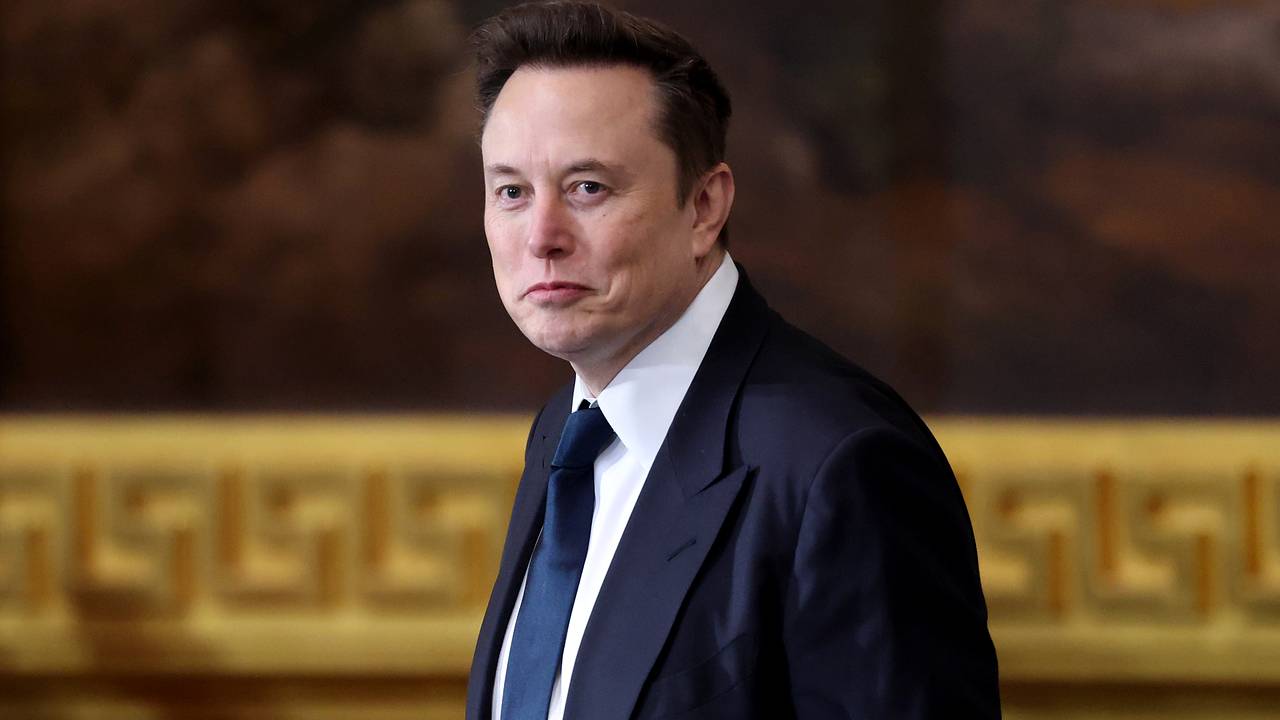 Отец Илона Маска захотел собрать 200 миллионов долларов с помощью мемкоина Musk It