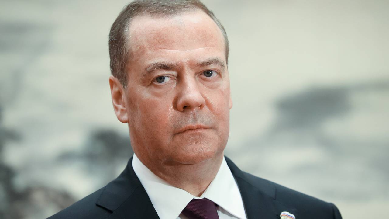 Медведев «не смог сдержаться» и дал ответ одной «дегенеративной европейской твари»