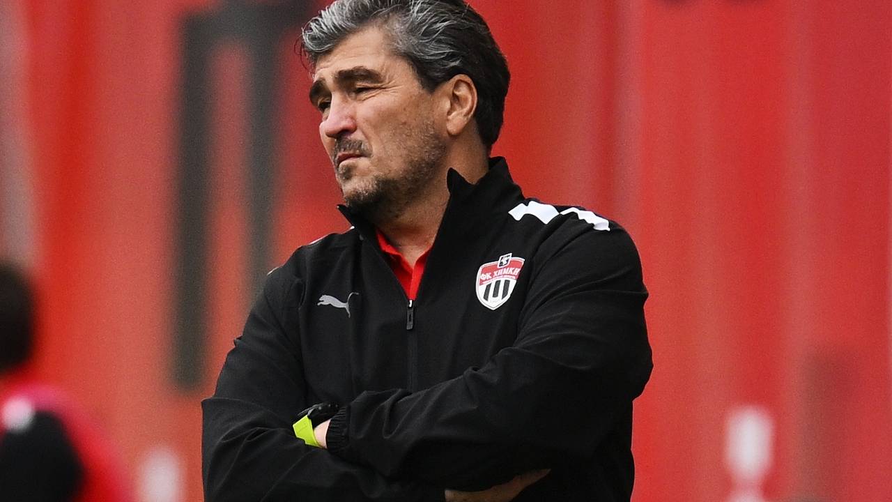 Тренер сборной России ответил назвавшему РПЛ говном Кокорину