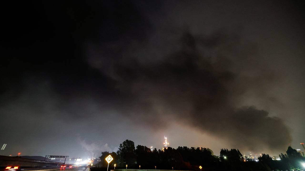 В США произошел пожар на нефтеперерабатывающем заводе