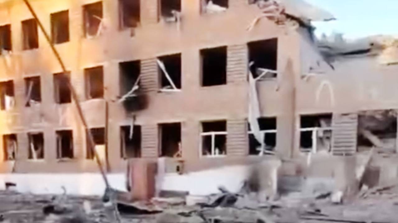 Опубликовано видео последствий удара по школе-интернату в Судже