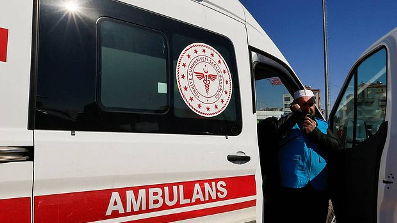 В Турции три человека погибли в результате ДТП с грузовиком