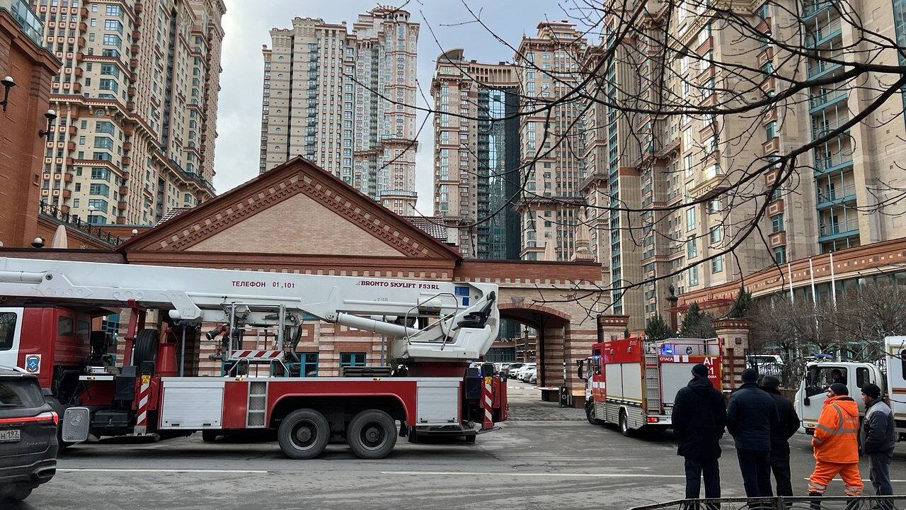 Консьерж узнал в жертве взрыва в элитном жилом комплексе в Москве человека из телевизора