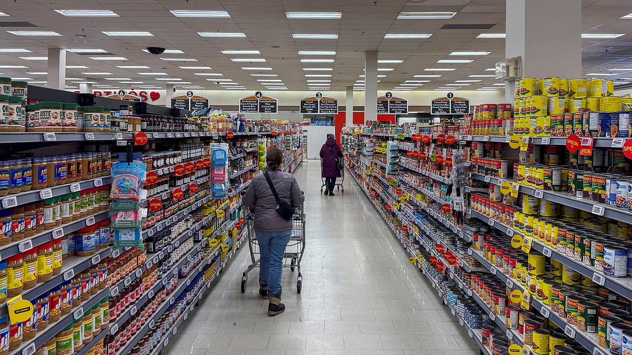 Торговые сети в Канаде стали убирать с полок американский алкоголь