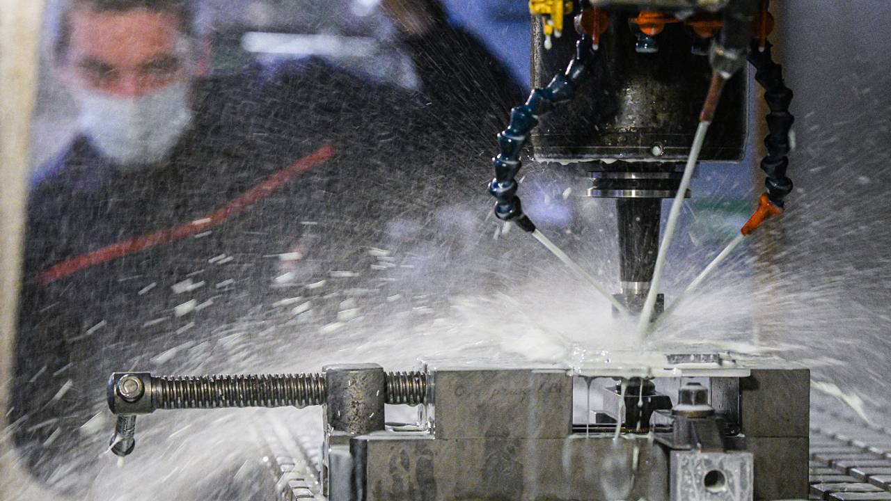 В России призвали запретить импортные станки