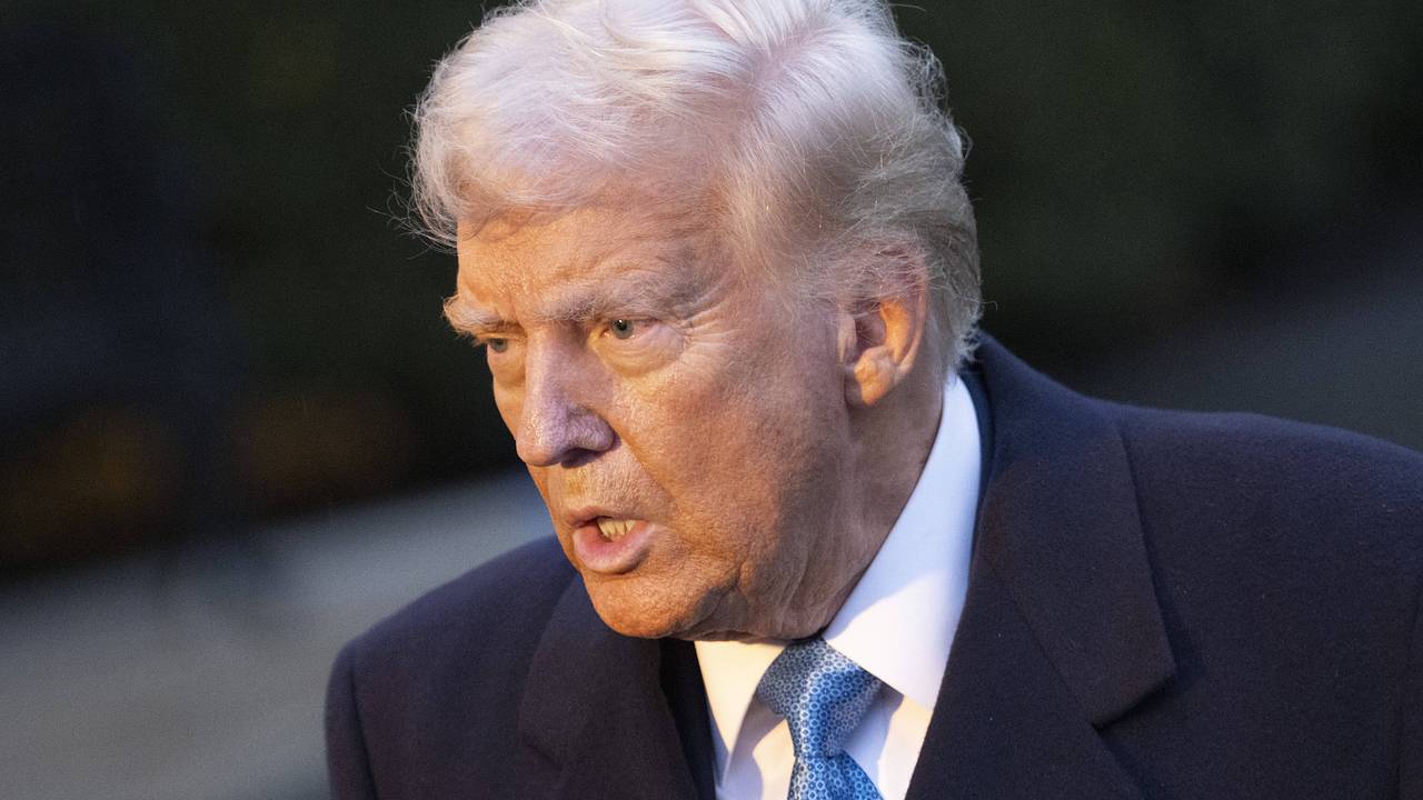 Трамп пригрозил значительными пошлинами на поставки из Китая