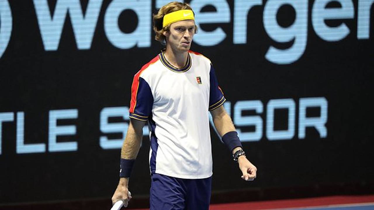 Теннисист Рублев выложил видео о суициде