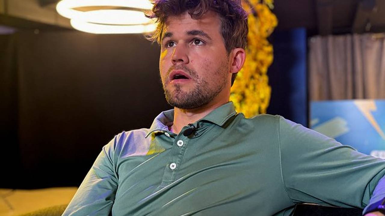 Карлсен призвал Дворковича оставить пост президента ФИДЕ