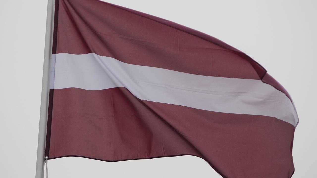 Российский дипломат заявил о русофобии в Латвии