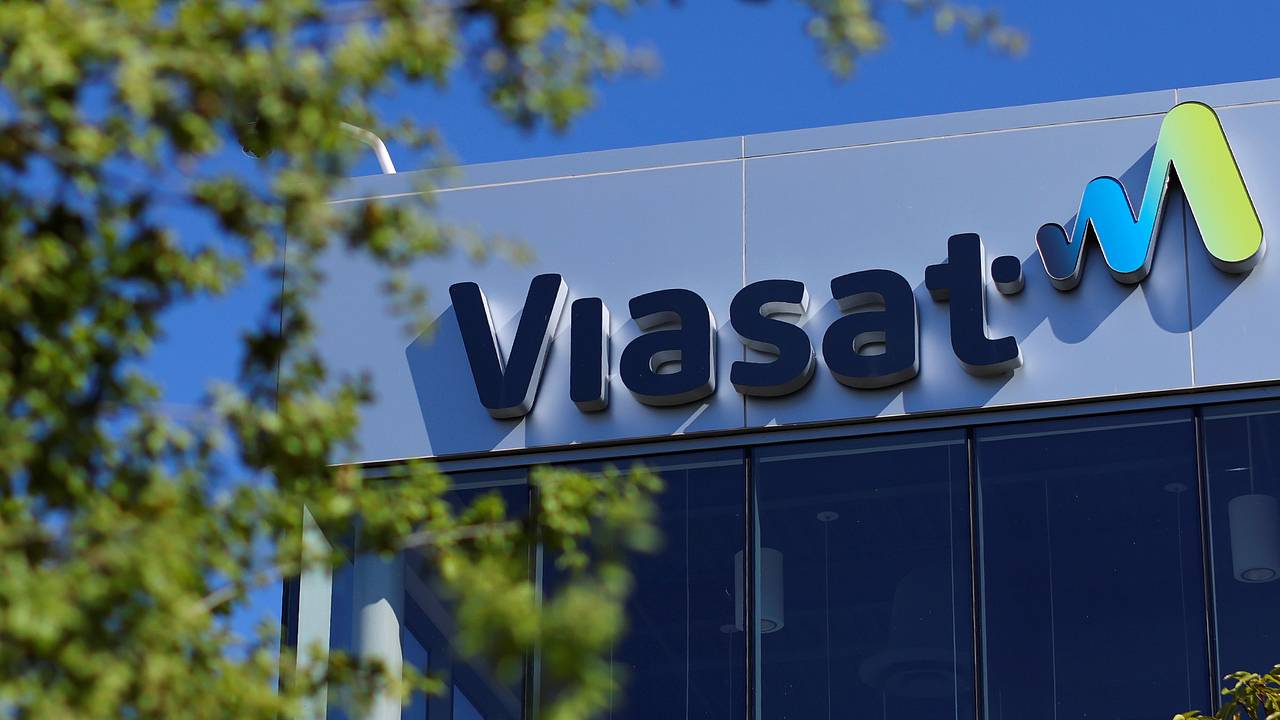 Viasat впервые получил контракт Пентагона на услуги связи на НОО