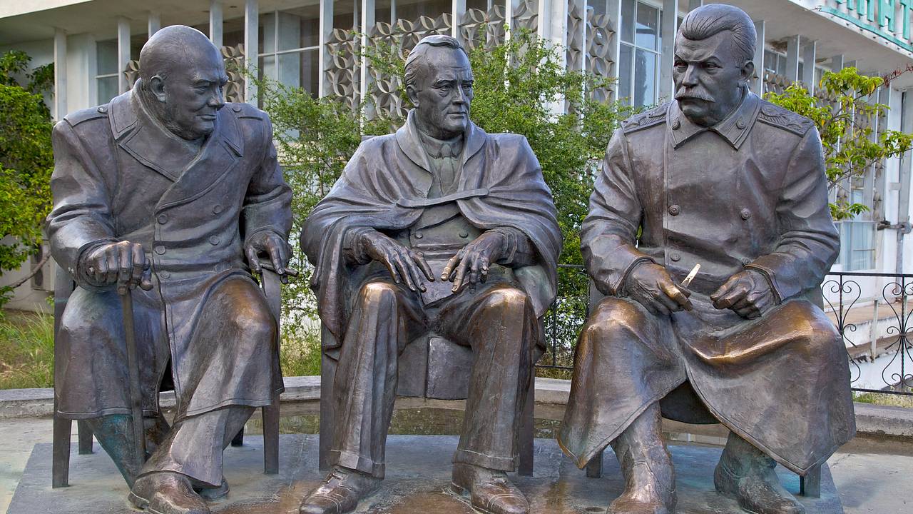 ФСБ показала посвященные 80-летию Ялтинской конференции архивные документы
