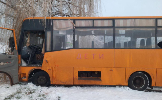 При атаке дрона на школьный автобус пострадали пятеро детей и водитель