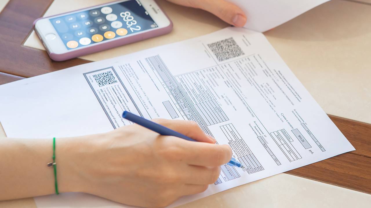 Россияне стали реже не платить за ЖКУ