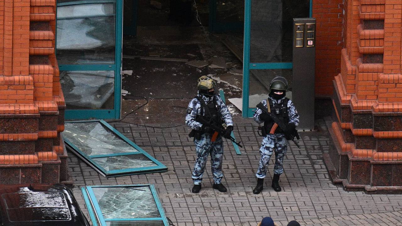 Взрыв в «Алых Парусах» устроил смертник с миной на теле. Кто он?