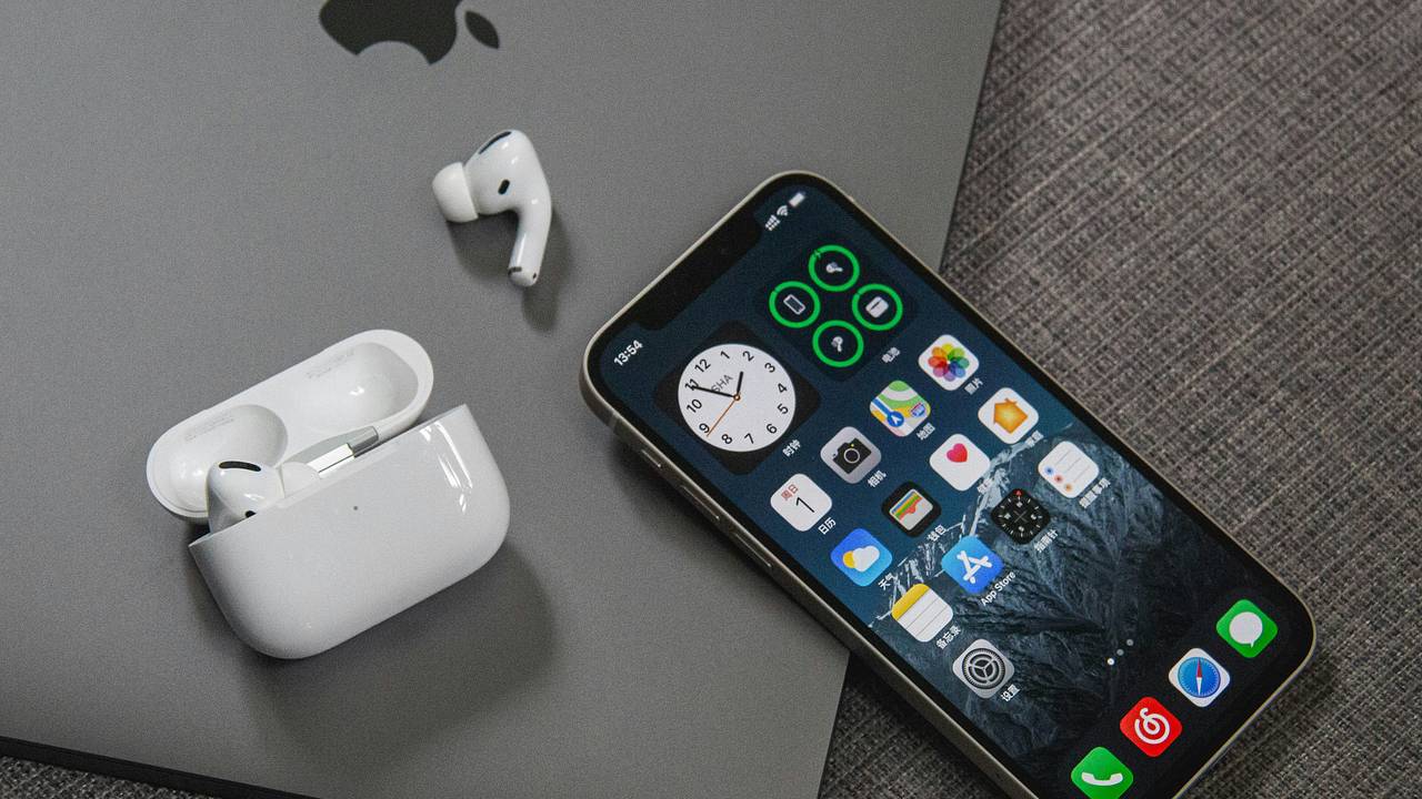 iPhone подорожал на четверть за четыре года