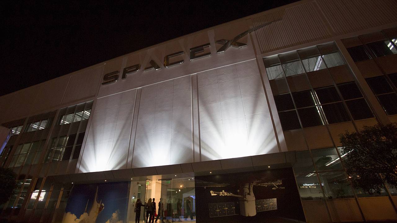У SpaceX нашли деньги для колонизации Марса